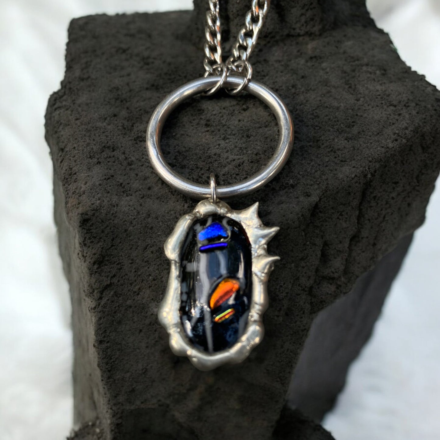 Technoir Portal | Spiky Fused Glass O Ring Necklace